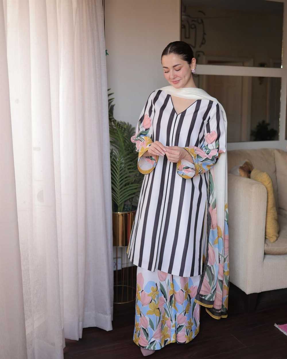 Digital Printed 3 Piece Swiss Lawn With Voil Cambric Cotton Dupatta (unstitch) + 1 jewellery box free gift